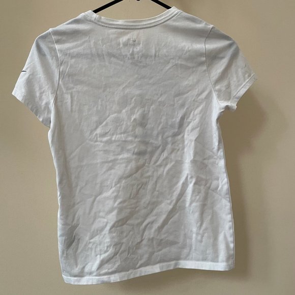 NWOT Nike Basketball T-Shirt- White/Navy - Picture 2 of 3